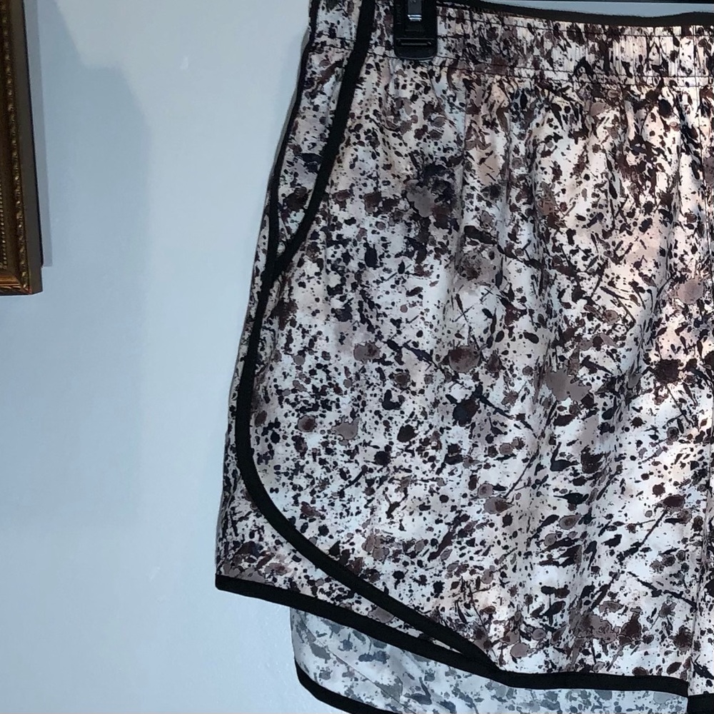 Calvin Klein Performance Women’s Print Athletic Shorts Sz 3X - Picture 2 of 8